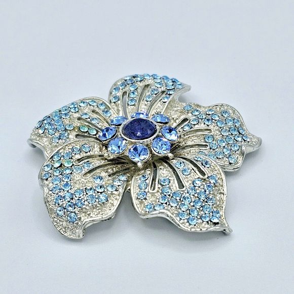 Vintage Flower Brooch Hibiscus Floral Blue Rhinestone Silver Tone MISSING STONES - Picture 5 of 9
